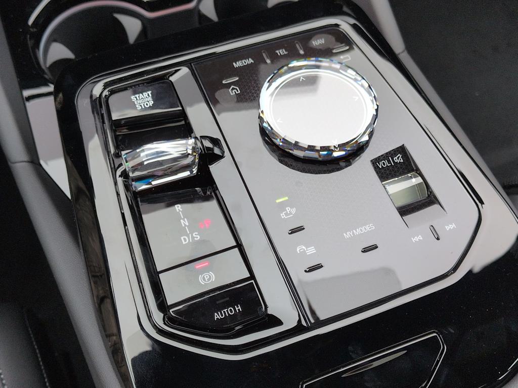 Thumbnail: 2026 BMW 5 Series - 34