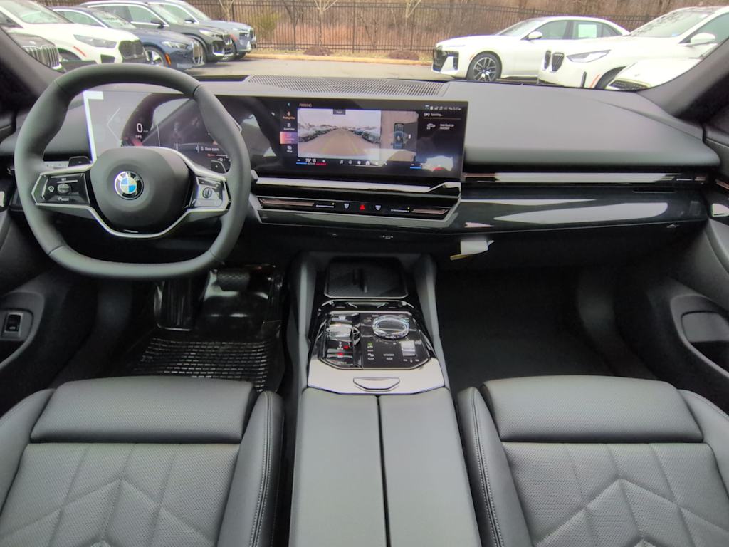 Thumbnail: 2026 BMW 5 Series - 10