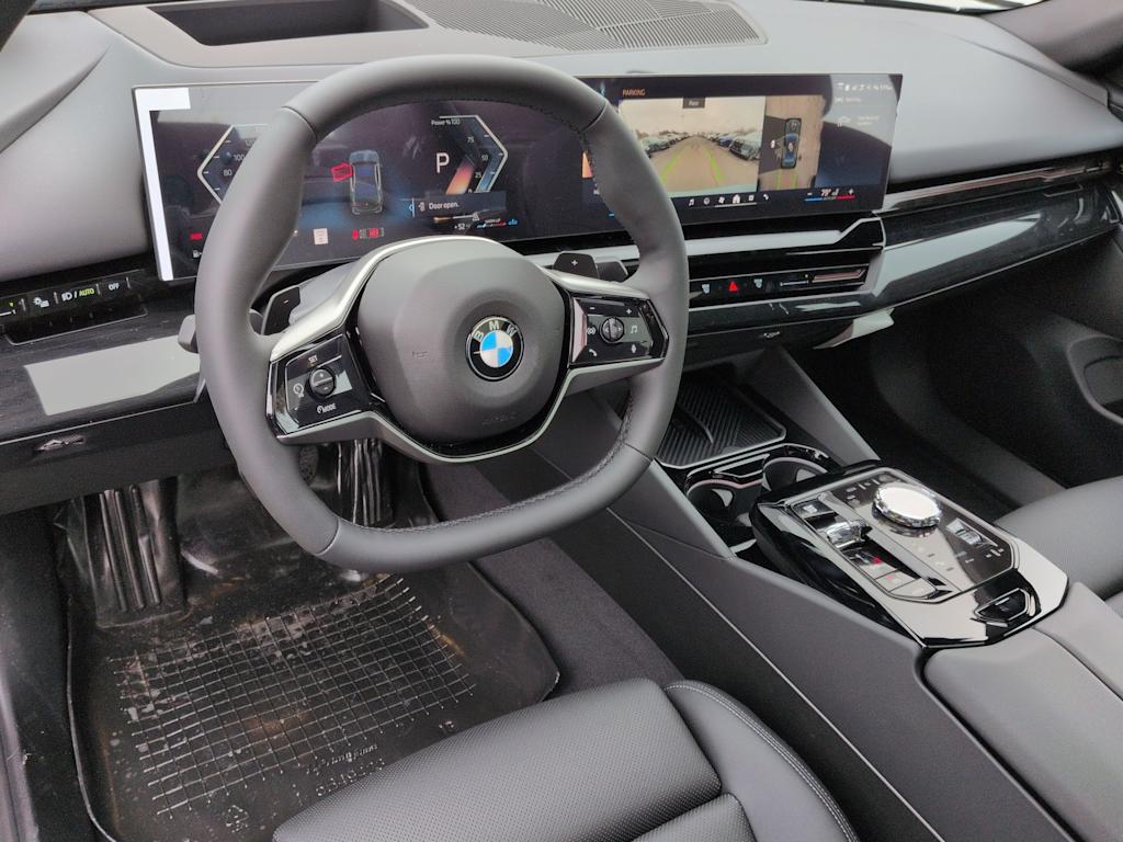 Thumbnail: 2026 BMW 5 Series - 2