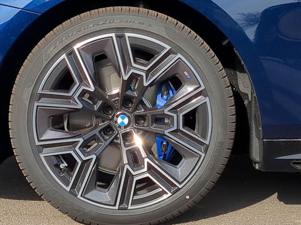 Thumbnail: 2026 BMW 5 Series - 8