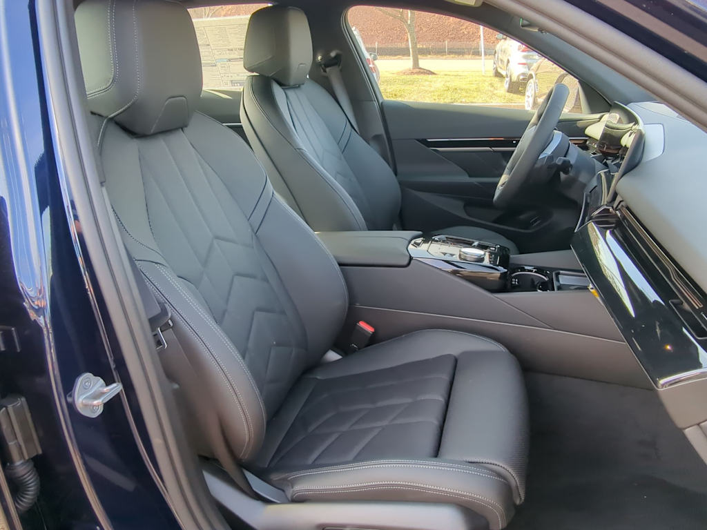Thumbnail: 2026 BMW 5 Series - 31