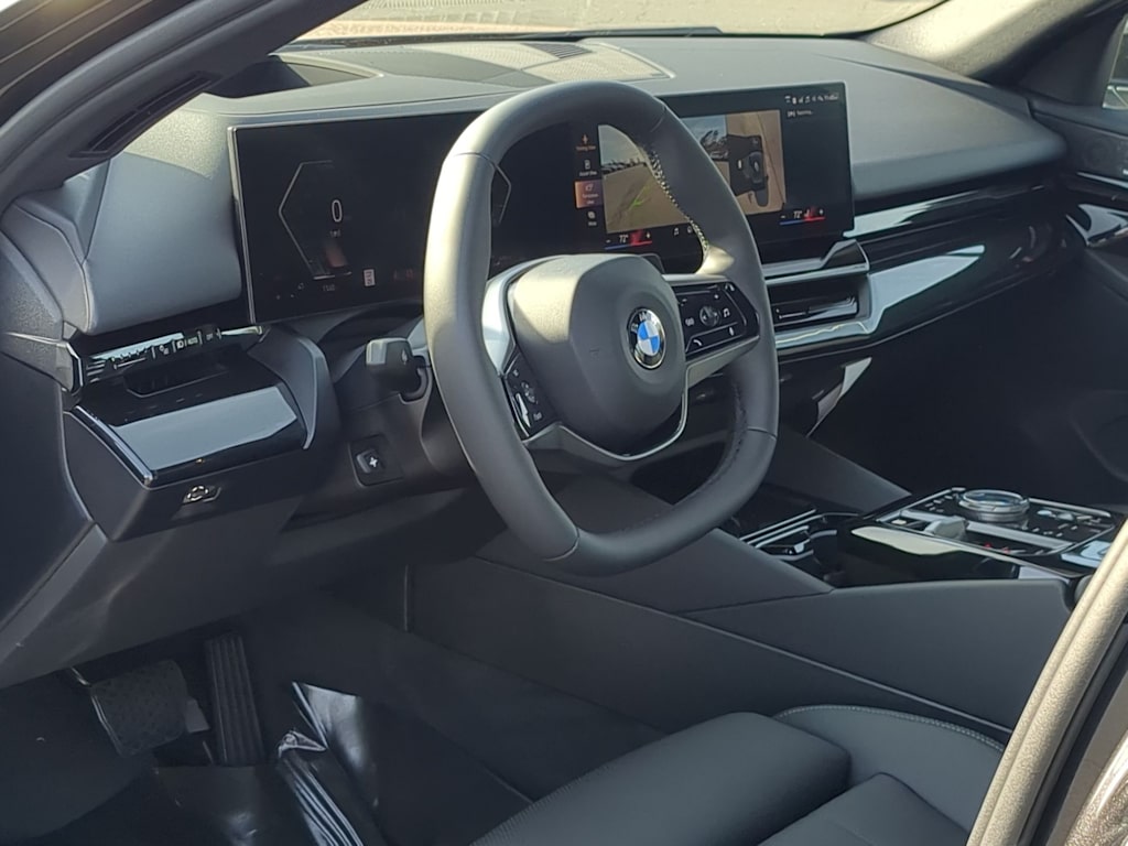 Thumbnail: 2026 BMW 5 Series - 2