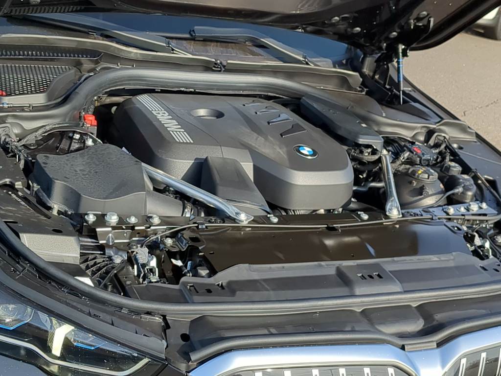 Thumbnail: 2026 BMW 5 Series - 9