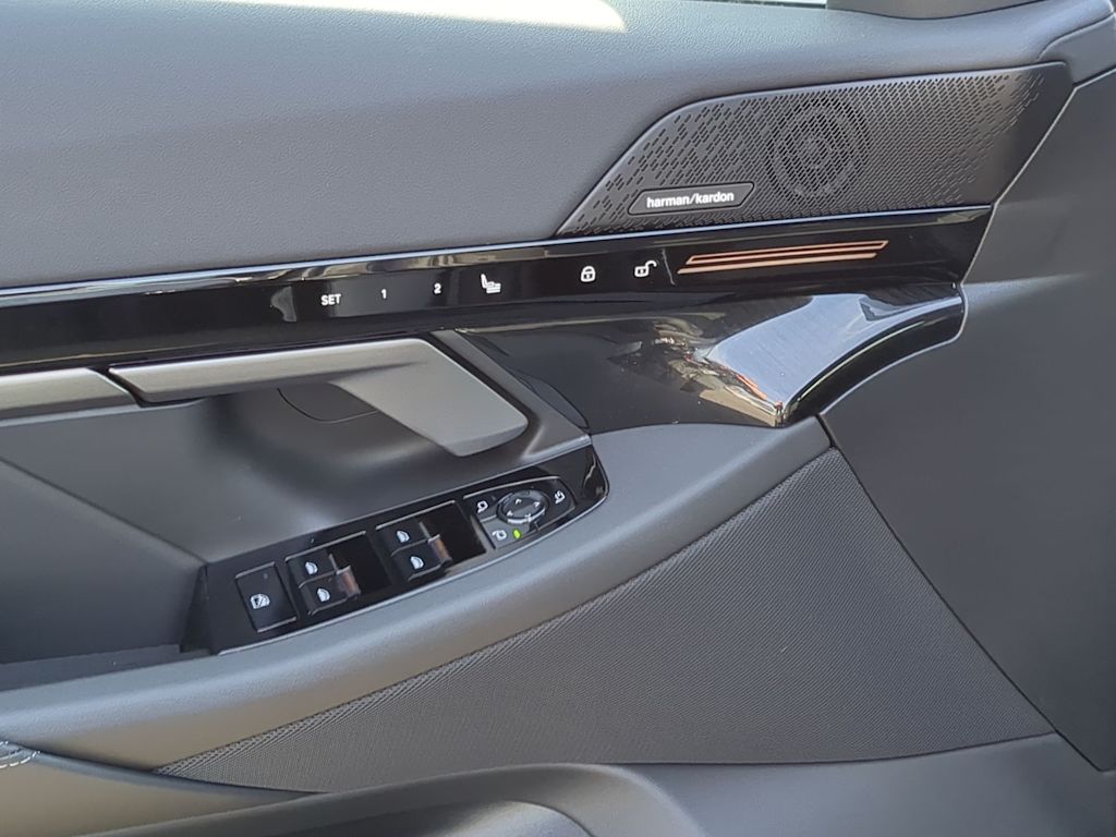 Thumbnail: 2026 BMW 5 Series - 37