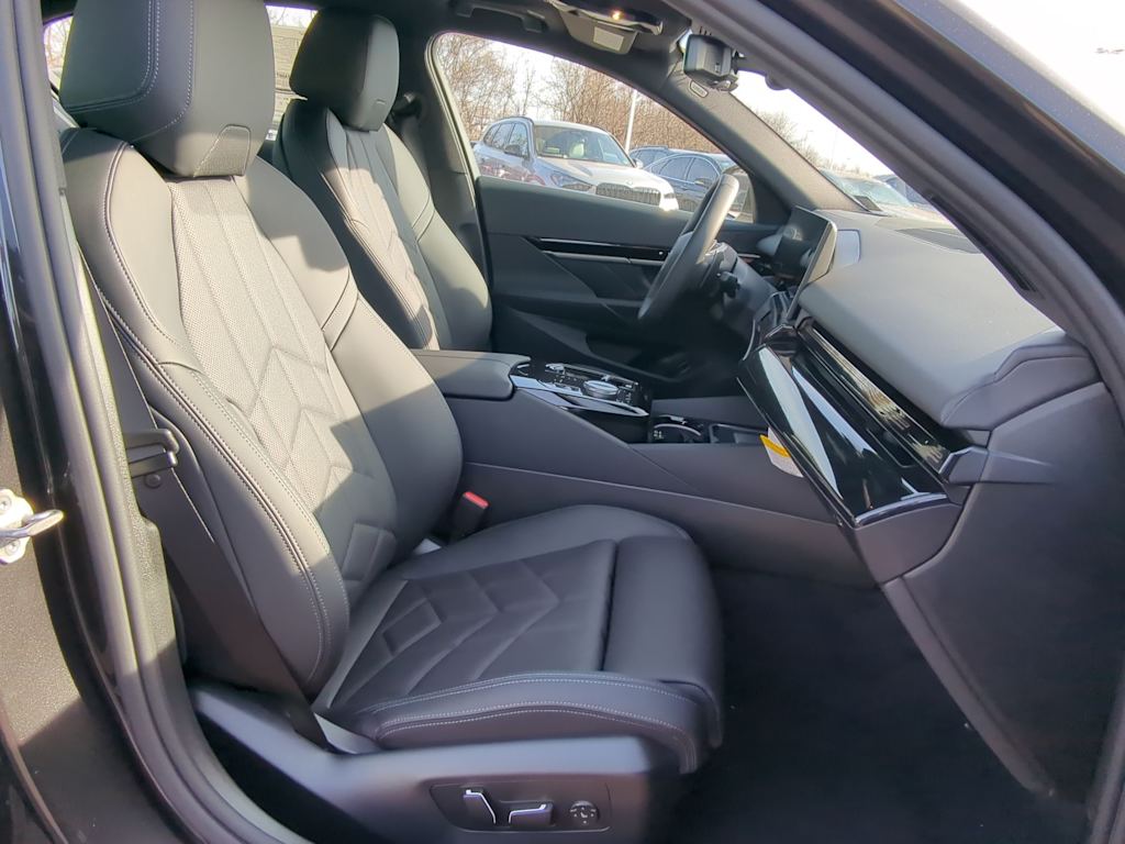 Thumbnail: 2026 BMW 5 Series - 12