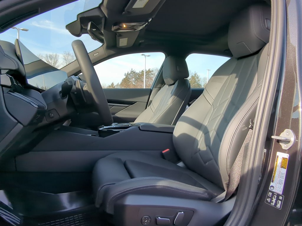 Thumbnail: 2026 BMW 5 Series - 11