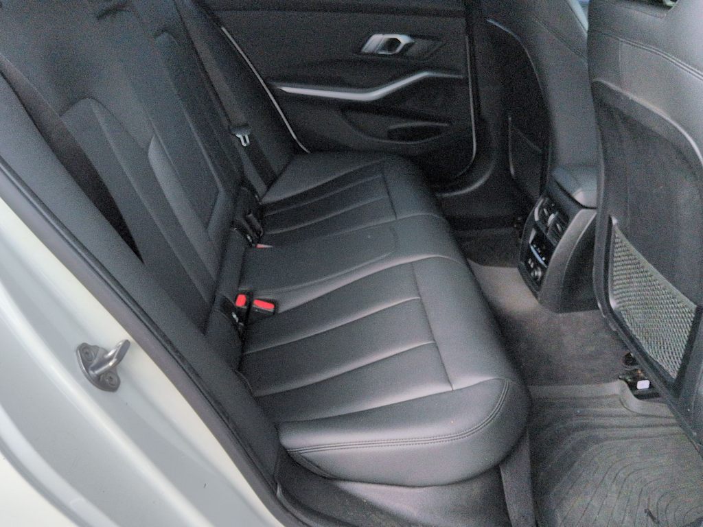 Thumbnail: 2019 BMW 3 Series - 28