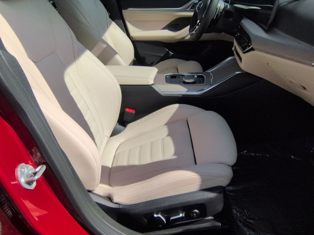 Thumbnail: 2025 BMW 4 Series - 30