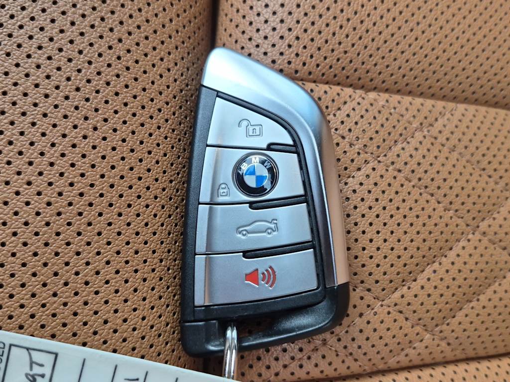 Thumbnail: 2022 BMW 5 Series - 20