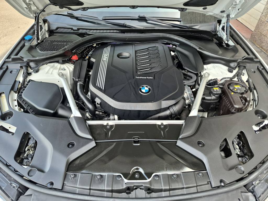 Thumbnail: 2022 BMW 5 Series - 9