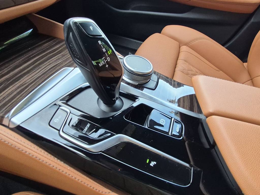 Thumbnail: 2022 BMW 5 Series - 17