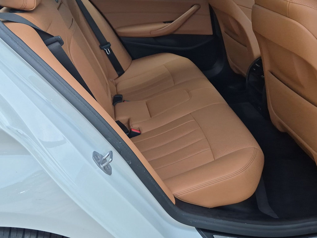 Thumbnail: 2022 BMW 5 Series - 31