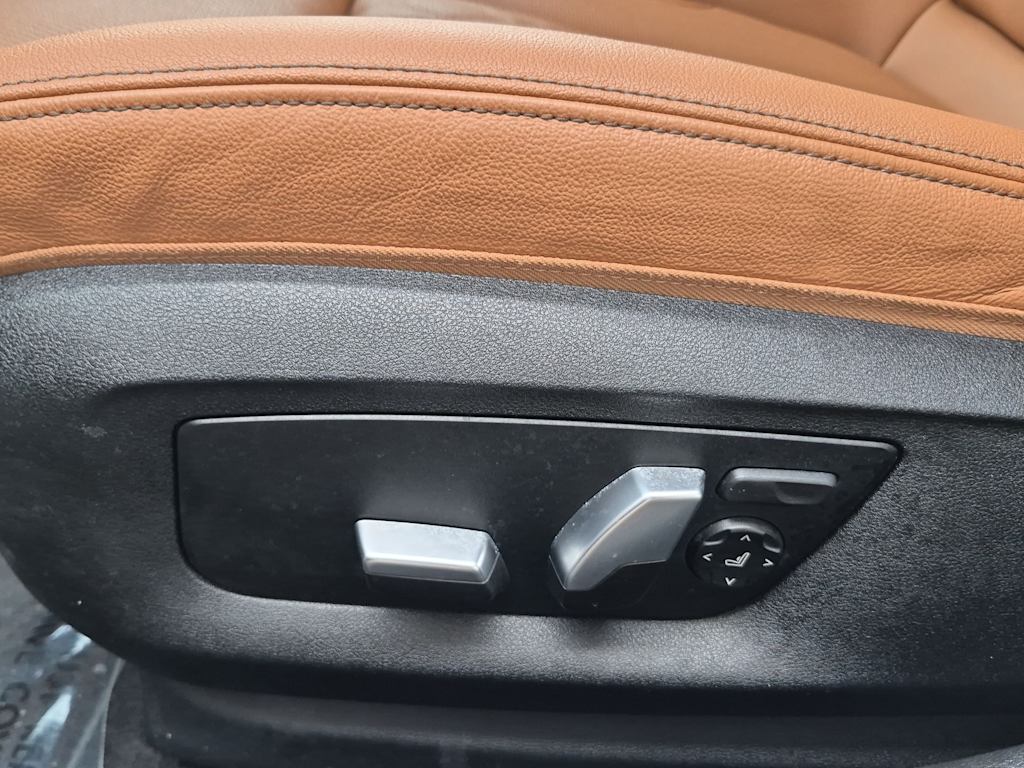 Thumbnail: 2022 BMW 5 Series - 28