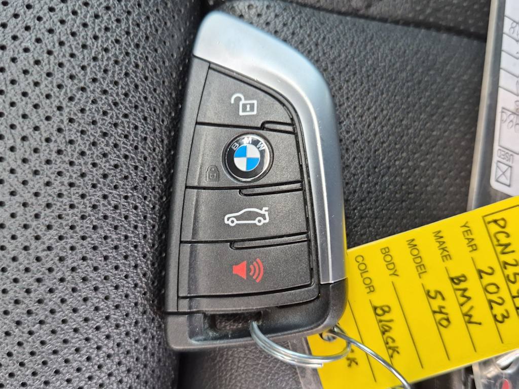 Thumbnail: 2023 BMW 5 Series - 39