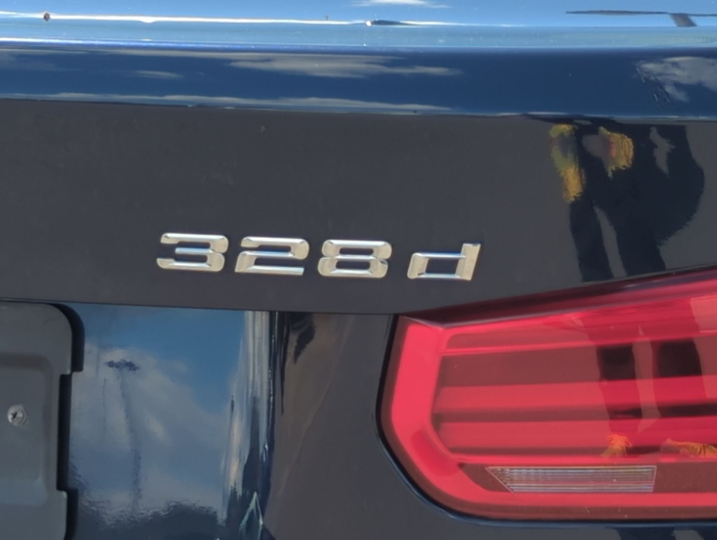 Thumbnail: 2016 BMW 3 Series - 25