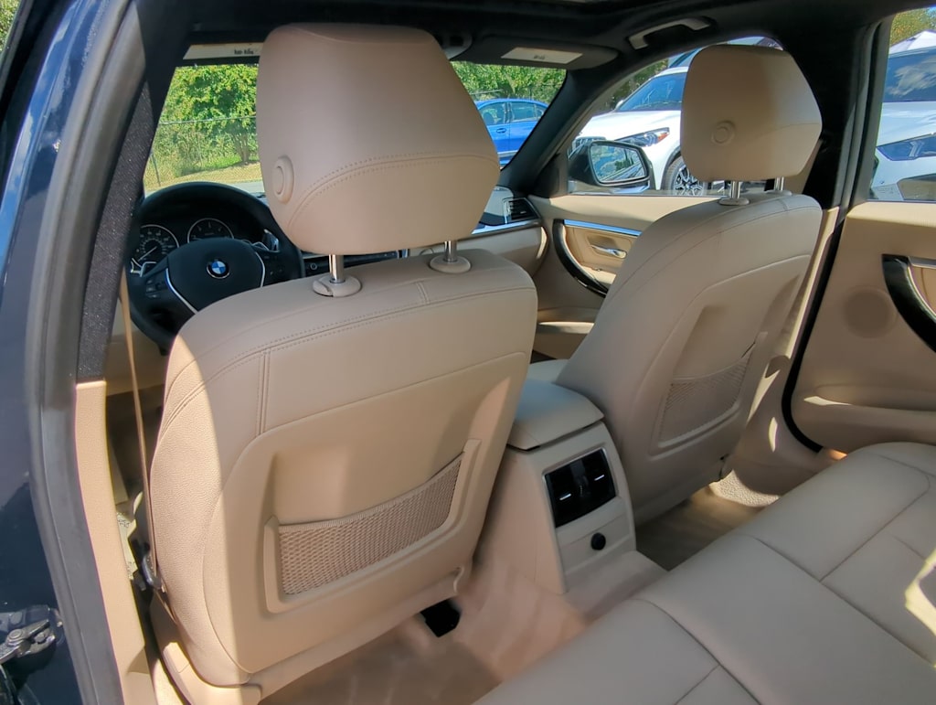 Thumbnail: 2016 BMW 3 Series - 13
