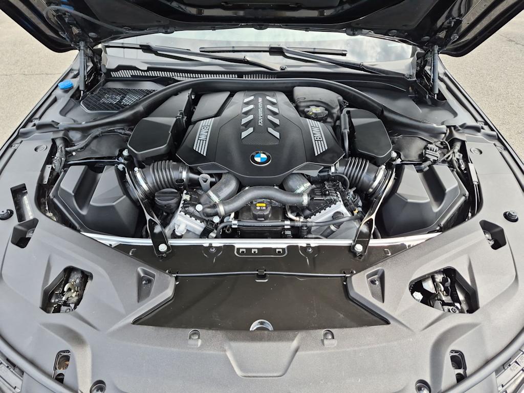 Thumbnail: 2021 BMW 8 Series - 8
