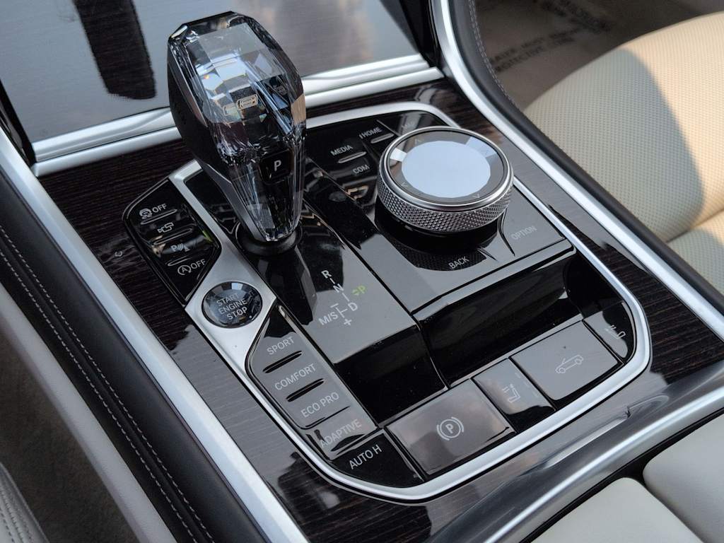 Thumbnail: 2024 BMW 8 Series - 14