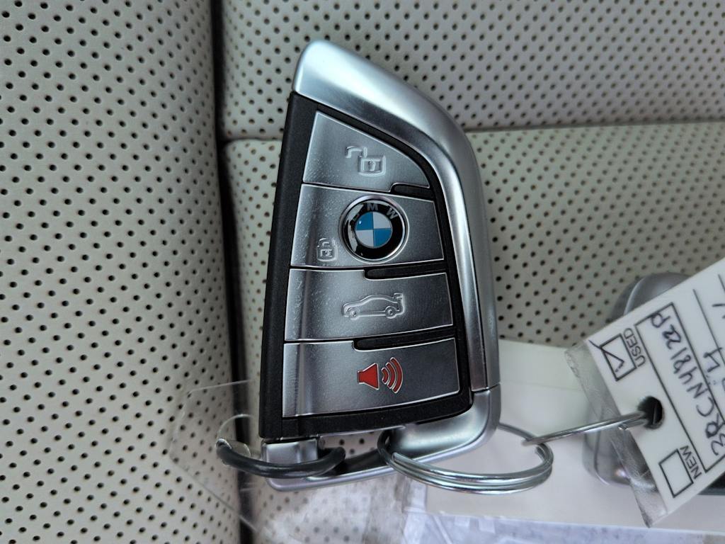 Thumbnail: 2024 BMW 8 Series - 35