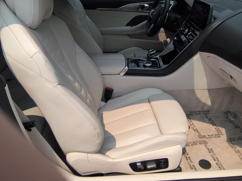 Thumbnail: 2024 BMW 8 Series - 26