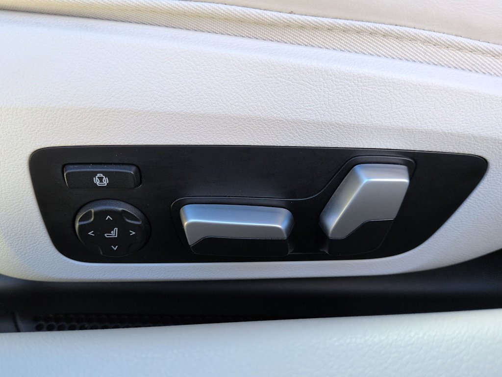 Thumbnail: 2024 BMW 8 Series - 26