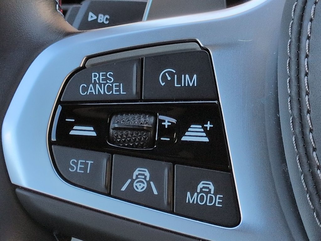 Thumbnail: 2024 BMW 8 Series - 30