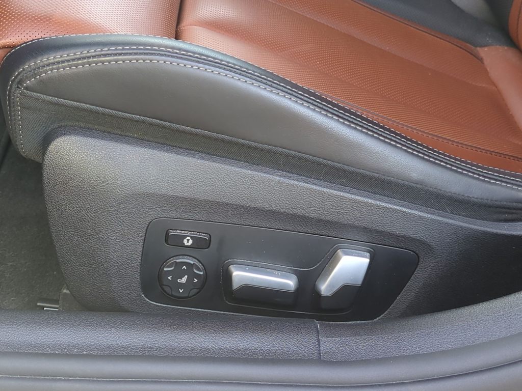 2022 BMW 8 Series 840i 19