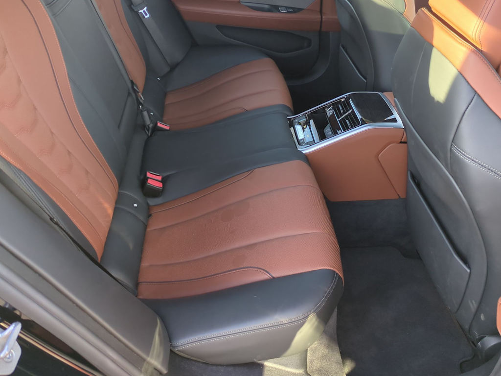 2022 BMW 8 Series 840i 21