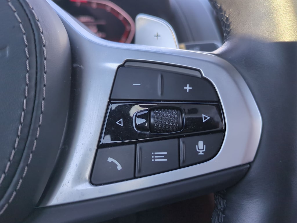 2022 BMW 8 Series 840i 25
