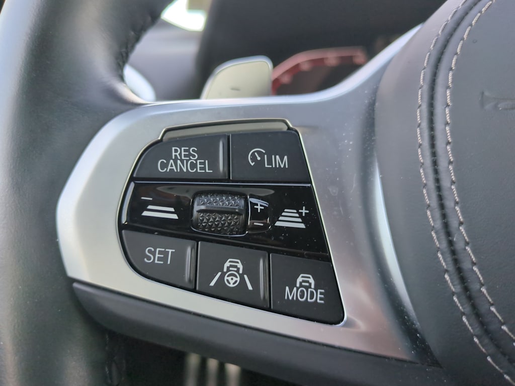 2022 BMW 8 Series 840i 24
