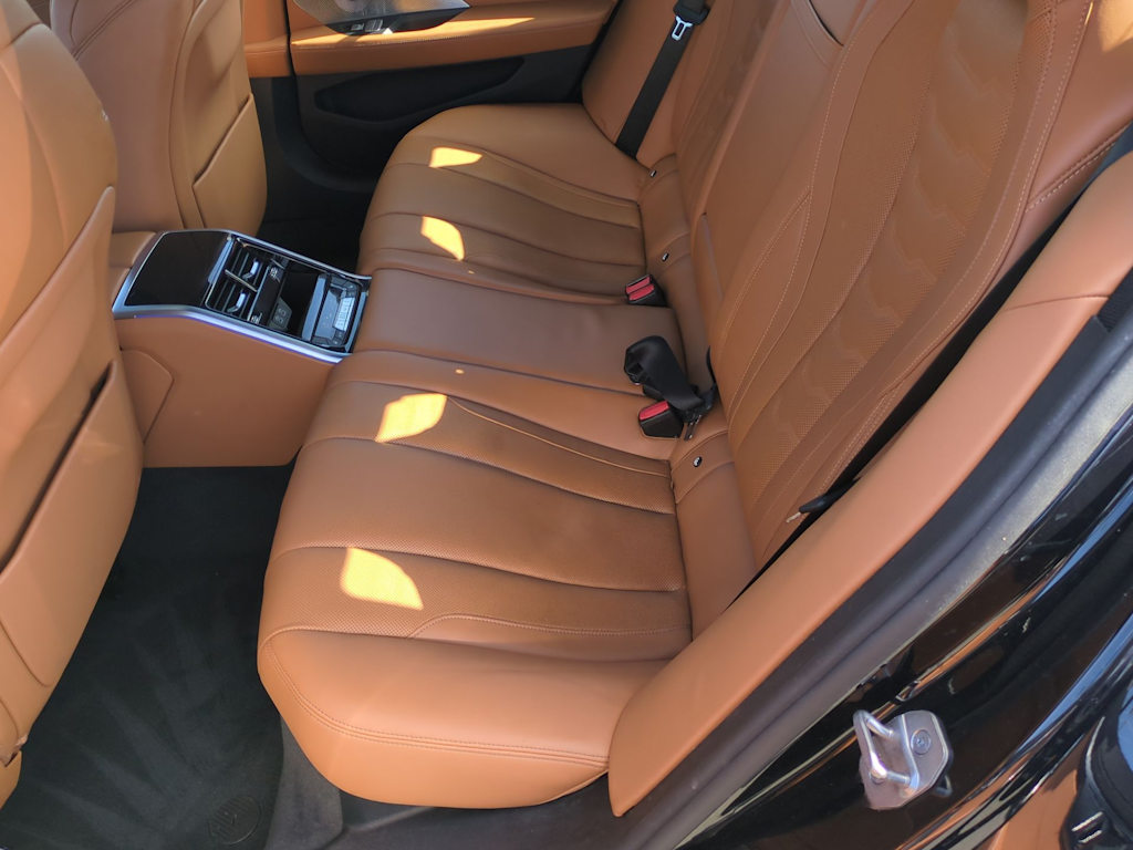 2022 BMW 8 Series 840i 19