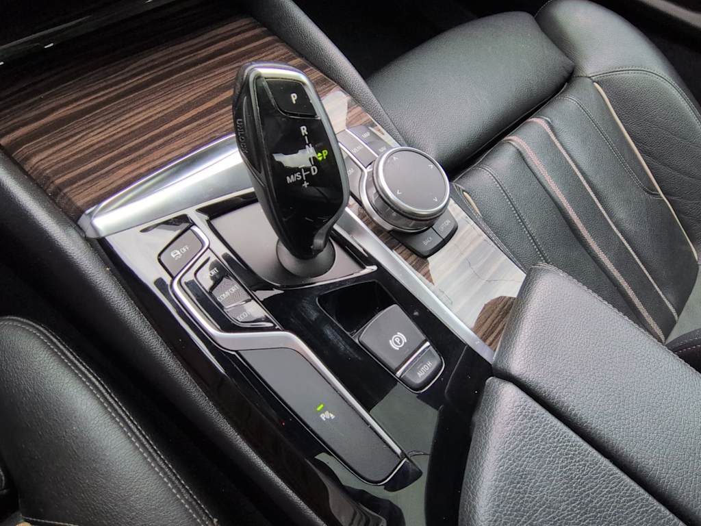 Thumbnail: 2018 BMW 5 Series - 17