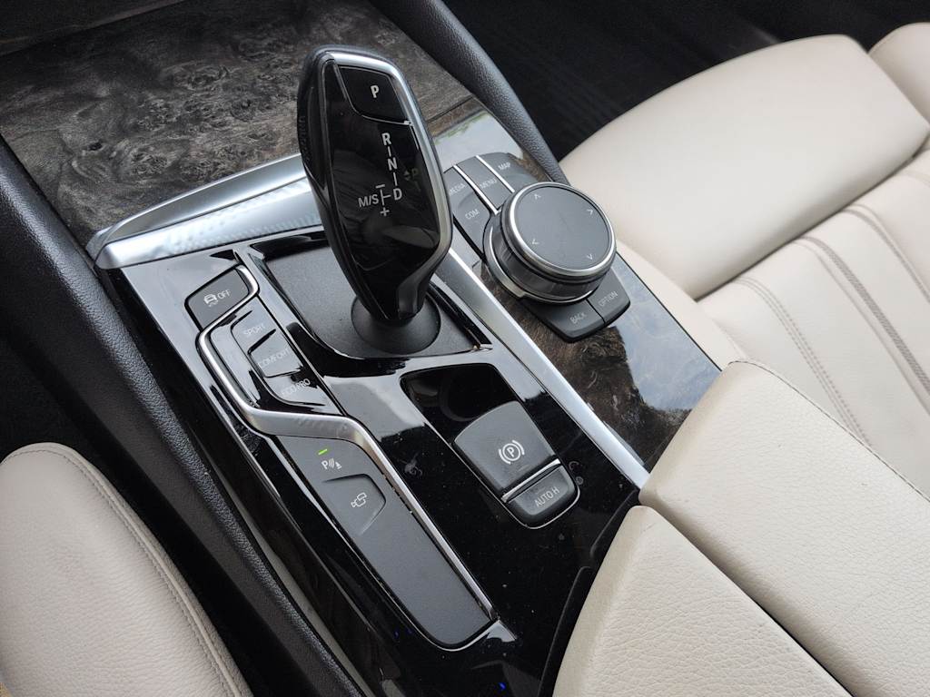 Thumbnail: 2020 BMW 5 Series - 38