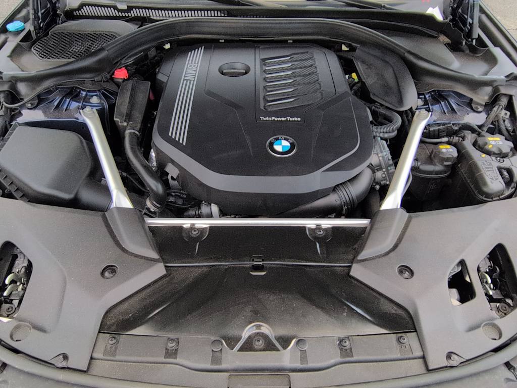 Thumbnail: 2020 BMW 5 Series - 9