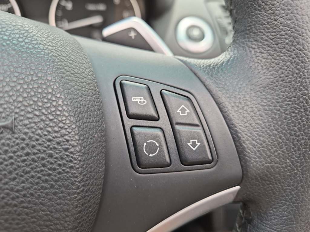 Thumbnail: 2012 BMW 1 Series - 32