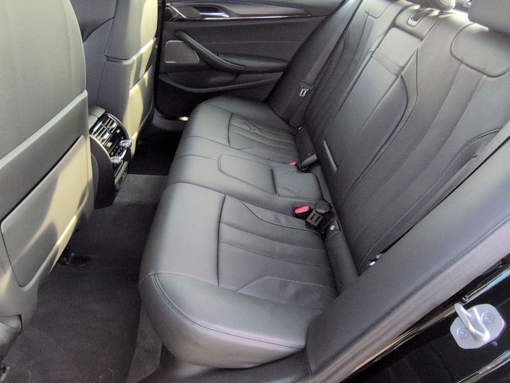 Thumbnail: 2023 BMW M5 - 13