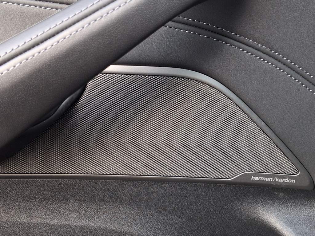 Thumbnail: 2023 BMW M5 - 17