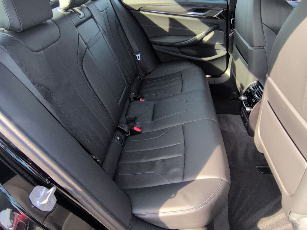 Thumbnail: 2023 BMW M5 - 27