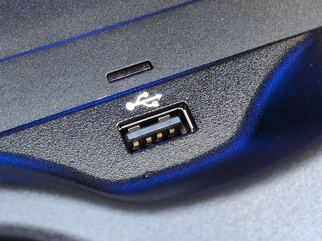 Thumbnail: 2023 BMW M5 - 35