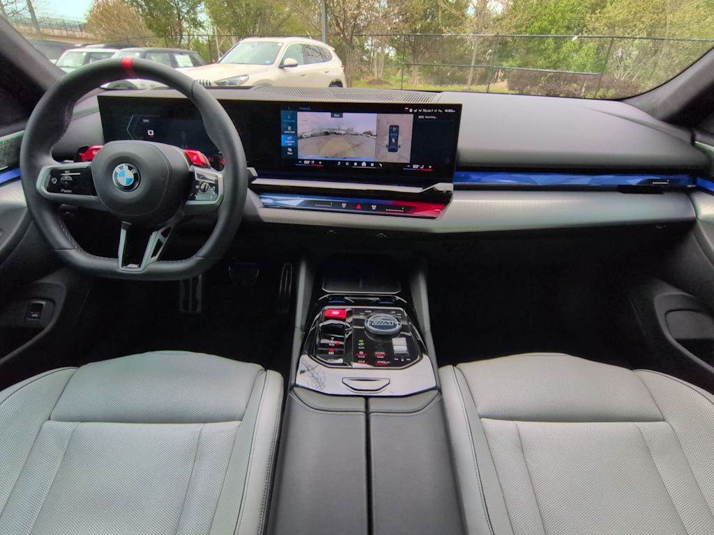 Thumbnail: 2025 BMW M5 - 10