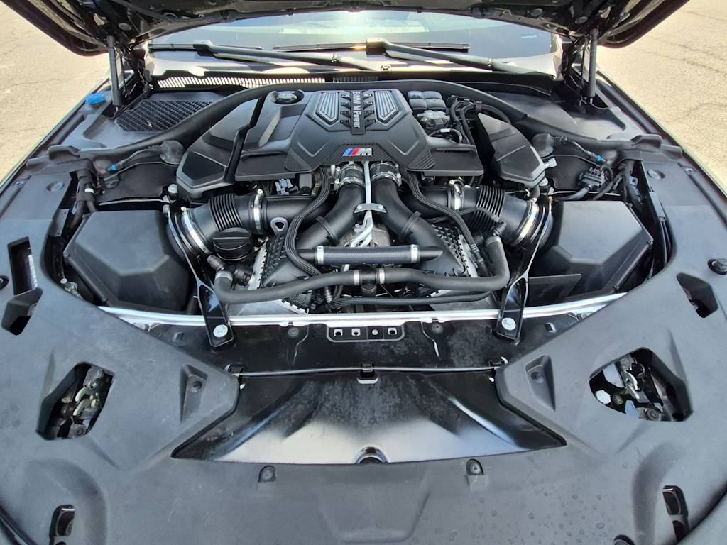 Thumbnail: 2024 BMW M8 - 8