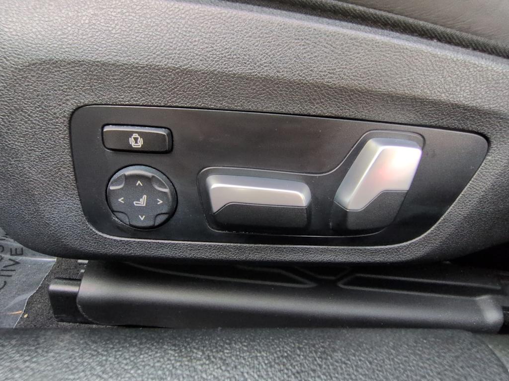 Thumbnail: 2022 BMW M8 - 25