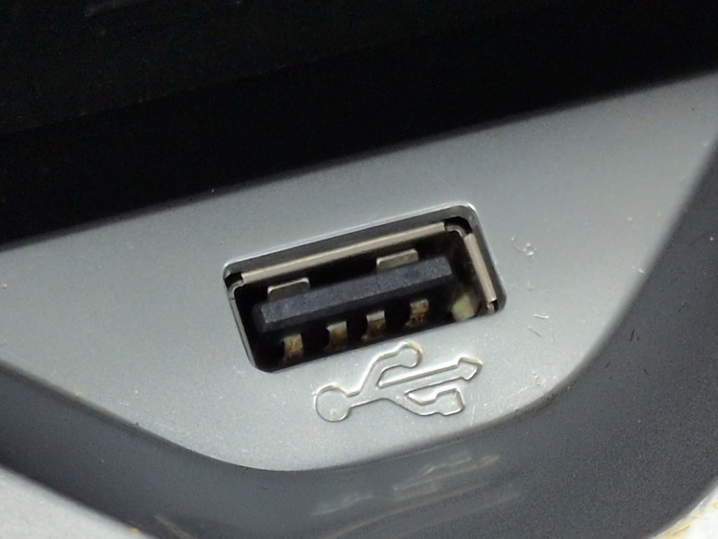 Thumbnail: 2022 BMW M8 - 34