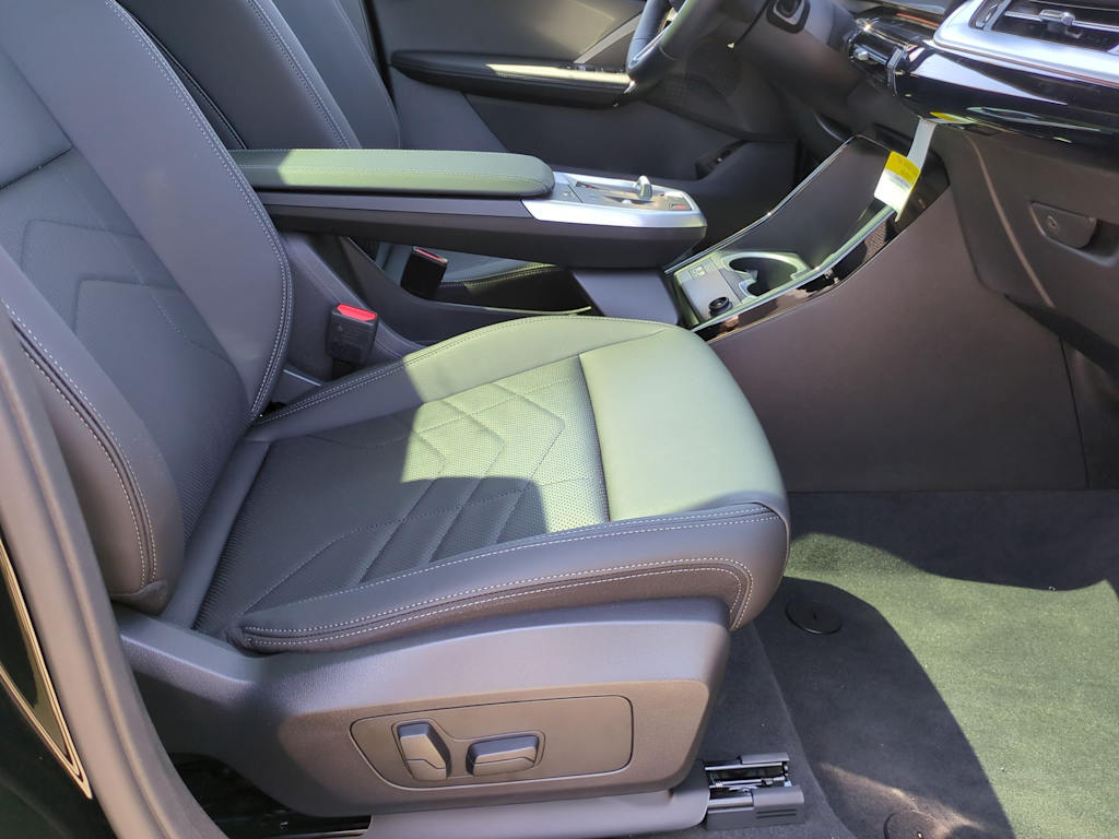 Thumbnail: 2025 BMW X2 - 30