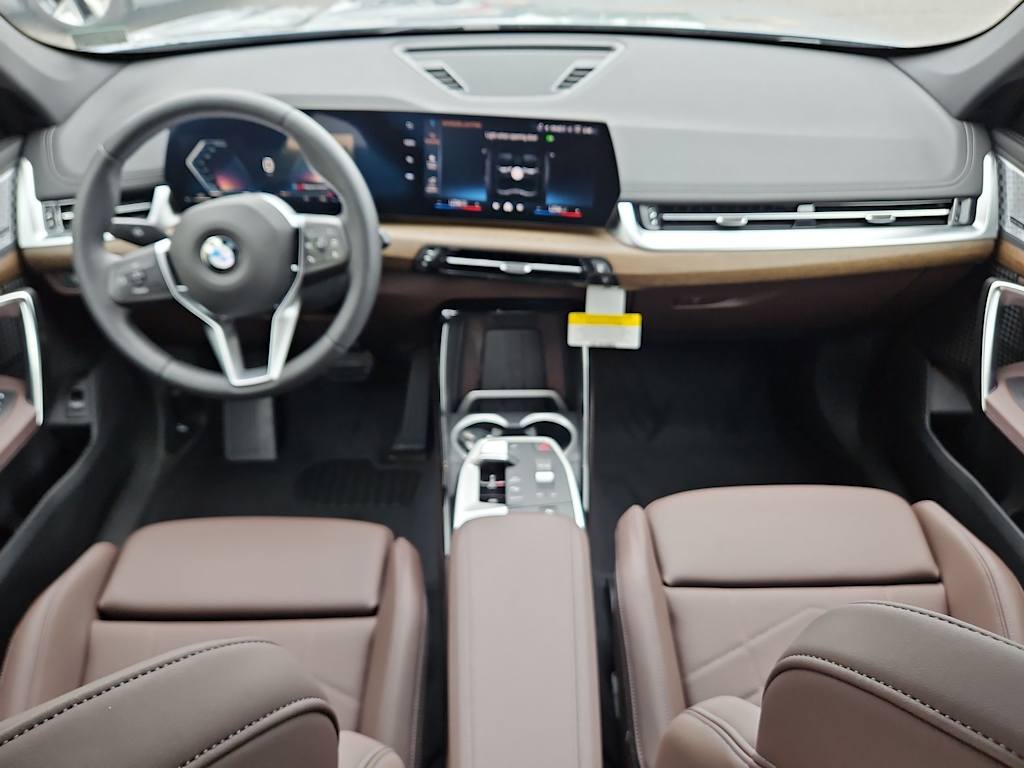 Thumbnail: 2025 BMW X1 - 10