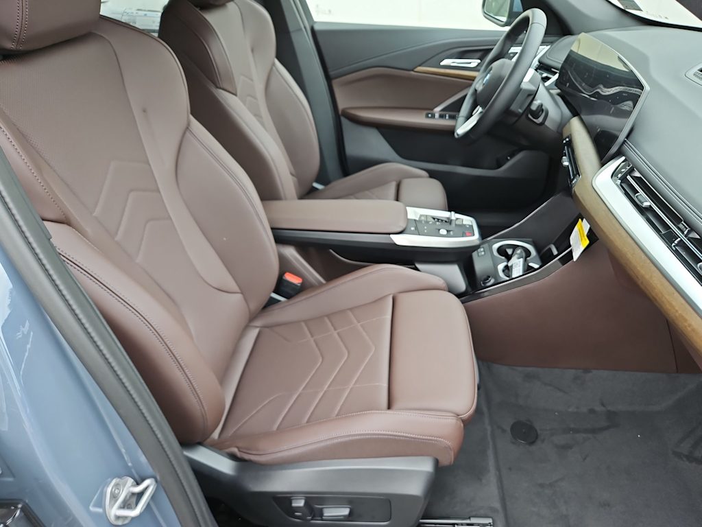 Thumbnail: 2025 BMW X1 - 12