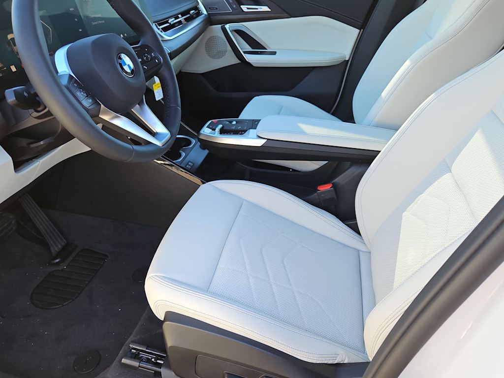Thumbnail: 2026 BMW X1 - 11