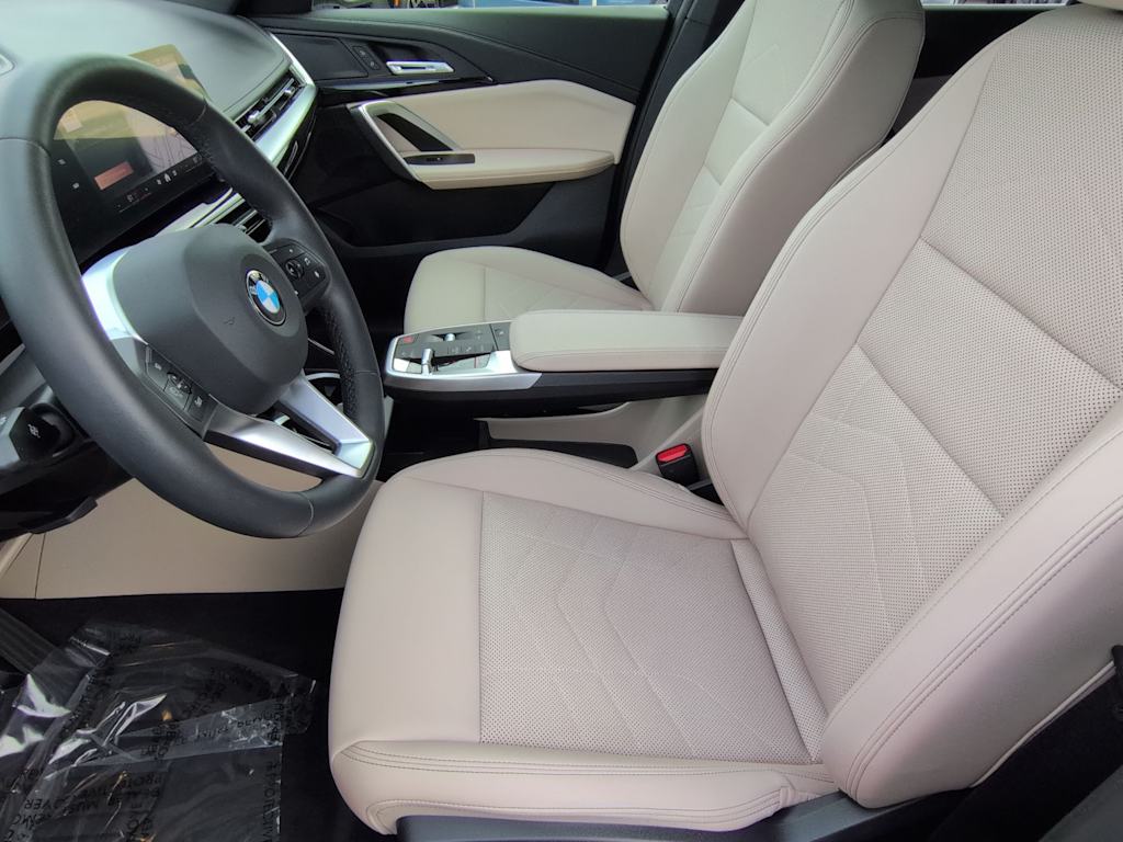 Thumbnail: 2025 BMW X1 - 11