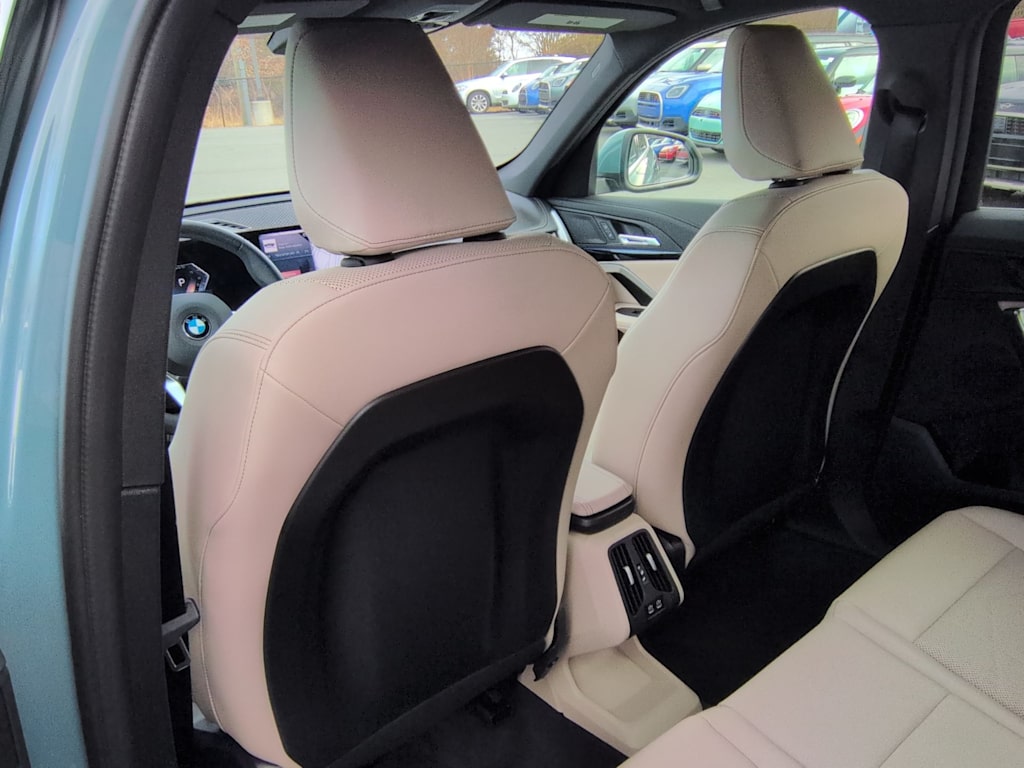 Thumbnail: 2025 BMW X1 - 13