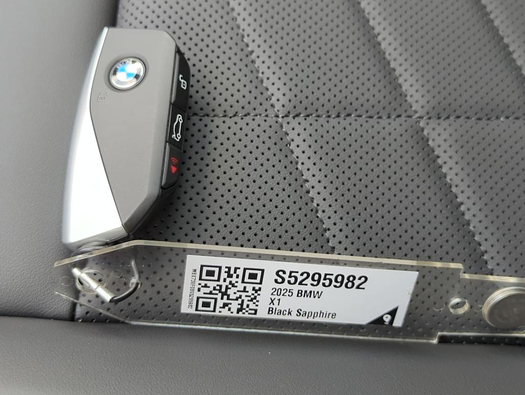 Thumbnail: 2025 BMW X1 - 18